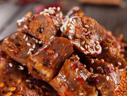 风干鸭脖其实是油炸的吗?风干机风干鸭脖一般要几个小时