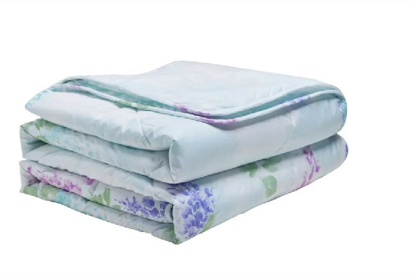 空调被会有螨虫吗 空调被多久晒一次比较好 空调被会有螨虫吗 空调被多久晒一次比较好