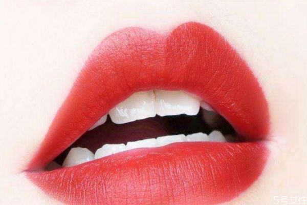 什么人适合哑光口红 使用口红要注意什么 什么人适合哑光口红 使用口红要注意什么