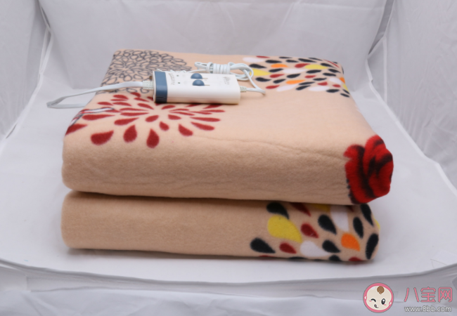 电热毯和水暖毯的区别是什么 电热毯和水暖毯怎么选购 电热毯和水暖毯的区别是什么 电热毯和水暖毯怎么选购