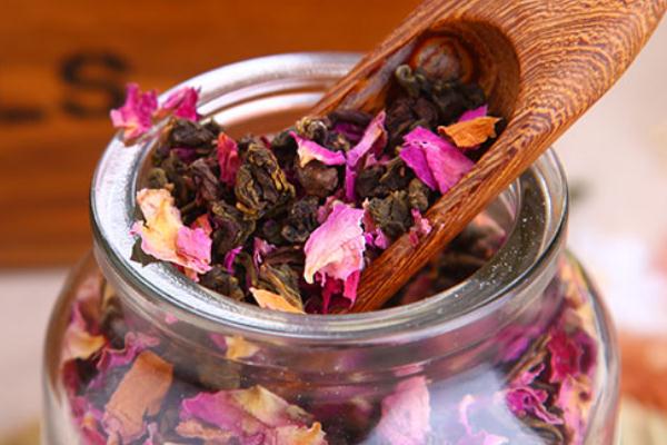 玫瑰茶有什么副作用 玫瑰茶有助于睡眠吗 玫瑰茶有什么副作用 玫瑰茶有助于睡眠吗