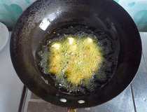炸豆腐丸子 家常炸豆腐丸子做法步骤7