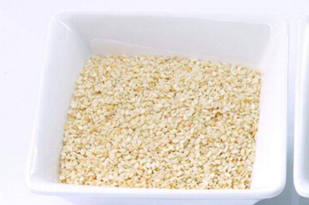 白芝麻的副作用与禁忌 白芝麻是发物吗 白芝麻的副作用与禁忌 白芝麻是发物吗