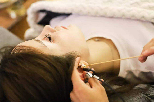 采耳的功效和作用 采耳可以清理耳屎吗 采耳的功效和作用 采耳可以清理耳屎吗