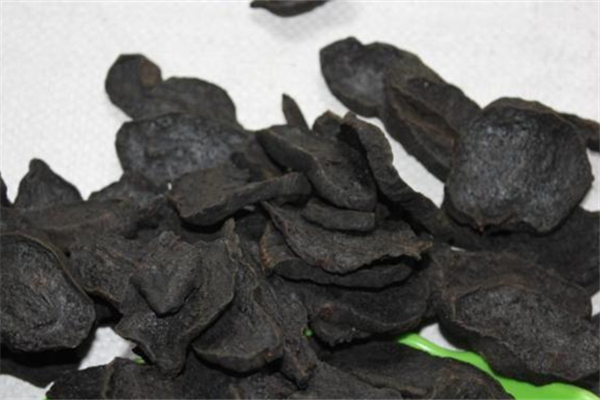 何首乌和生姜一起煮水洗头发好吗 何首乌和什么一起吃可以生发 何首乌和生姜一起煮水洗头发好吗 何首乌和什么一起吃可以生发