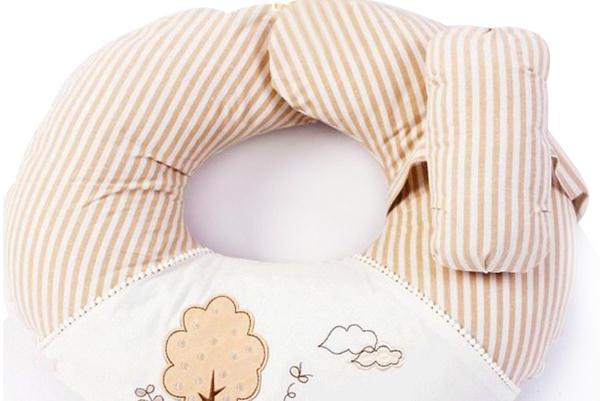 哺乳枕对婴儿的危害 哺乳枕要不要买 哺乳枕对婴儿的危害 哺乳枕要不要买