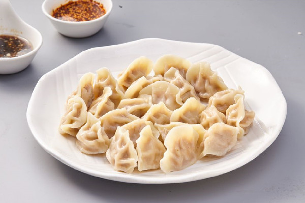 元旦吃饺子还是汤圆 元旦吃什么传统食物 元旦吃饺子还是汤圆 元旦吃什么传统食物