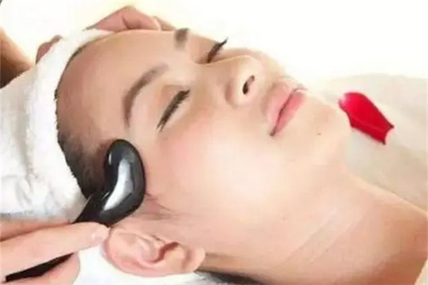 面部拨筋有什么好处 面膜拨筋可以去法令纹吗 面部拨筋有什么好处 面膜拨筋可以去法令纹吗