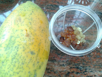 糖水怎么做 家常木瓜桃胶皂角米糖水简单做法1