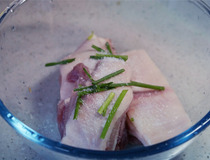 猪肉烤肉做法 做豆瓣酱烤猪肉步骤2