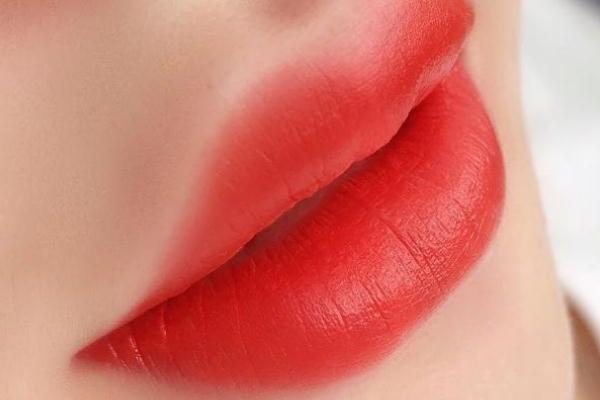 纹唇大概需要多少钱 纹唇后多久返出真正的颜色