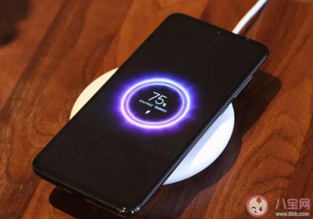 如何正确给手机充电 给手机充电时要注意些什么 如何正确给手机充电 给手机充电时要注意些什么