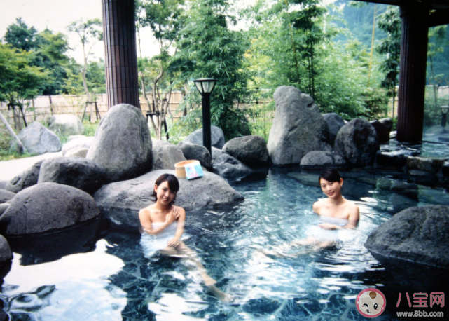 第一次泡温泉要带什么物品 哪些人不适合泡温泉 第一次泡温泉要带什么物品 哪些人不适合泡温泉