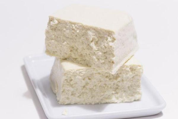 豆腐会引起便秘吗 豆腐对人体有什么好处和坏处 豆腐会引起便秘吗 豆腐对人体有什么好处和坏处