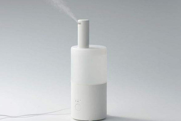 冬天开空调要加湿器吗 加湿器为什么不能用自来水 冬天开空调要加湿器吗 加湿器为什么不能用自来水