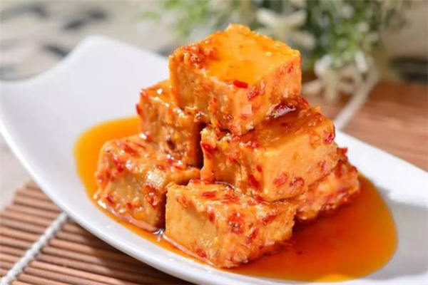 霉豆腐要放白酒吗 霉豆腐为什么放白酒 霉豆腐要放白酒吗 霉豆腐为什么放白酒