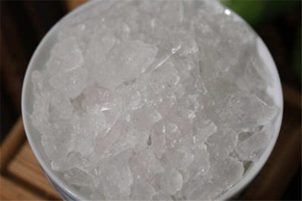 芒硝会灼伤皮肤吗 芒硝使用注意事项 芒硝会灼伤皮肤吗 芒硝使用注意事项