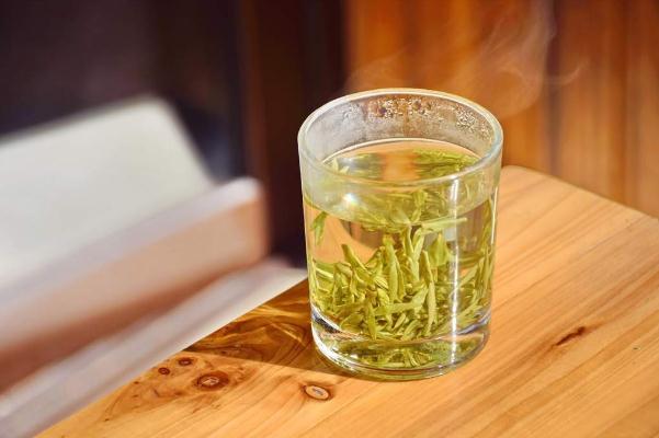 龙井茶是半发酵茶吗 龙井茶要用多少度的水 龙井茶是半发酵茶吗 龙井茶要用多少度的水