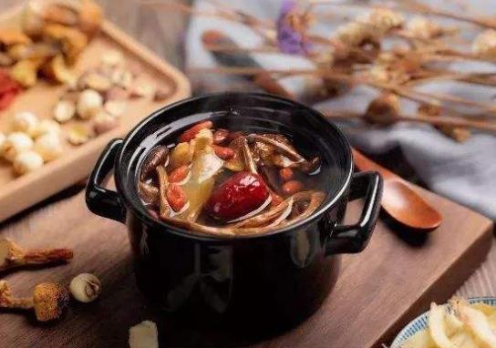 一直保温的汤算不算隔夜?煲汤预约几个小时会变质