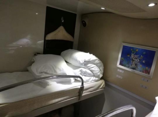 高级软卧可以男女一间吗?高级软卧能洗澡吗