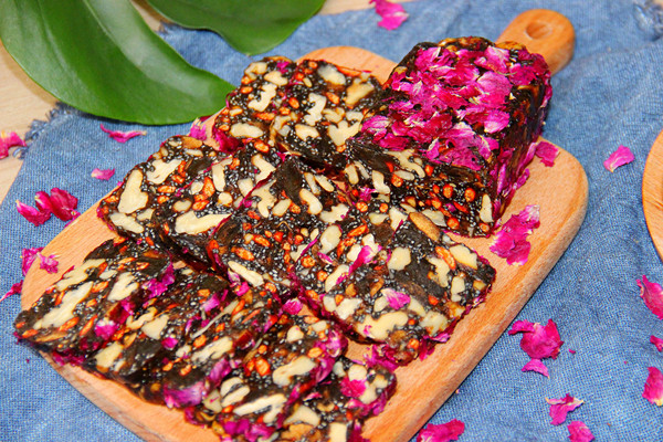 固本堂阿胶糕的功效与作用 固本堂阿胶糕的制作工艺 固本堂阿胶糕的功效与作用 固本堂阿胶糕的制作工艺