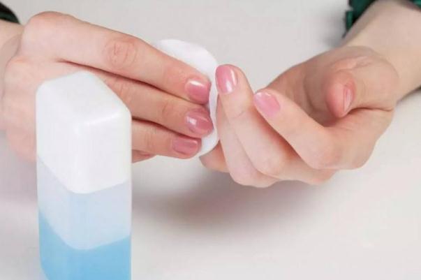 洗甲水是什么东西 洗甲水和卸甲水哪个好 洗甲水是什么东西 洗甲水和卸甲水哪个好