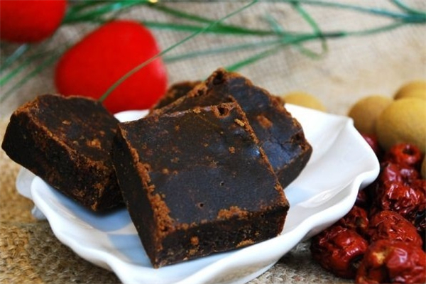 黑糖喝着有点酸是什么原因 黑糖喝着有酸味是过期了吗 黑糖喝着有点酸是什么原因 黑糖喝着有酸味是过期了吗