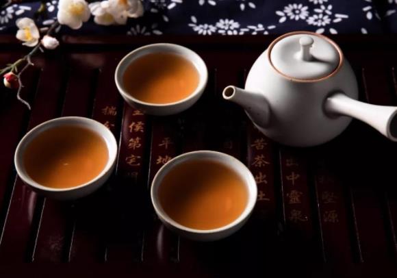 痛风喝茶水有没有影响?发烧喝老白茶水好吗