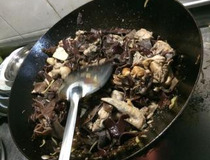 木耳炒鸡肉做法图解 8步做好简单美味木耳炒鸡肉7