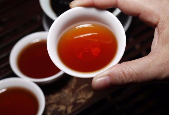 痛风喝茶水有没有影响?发烧喝老白茶水好吗