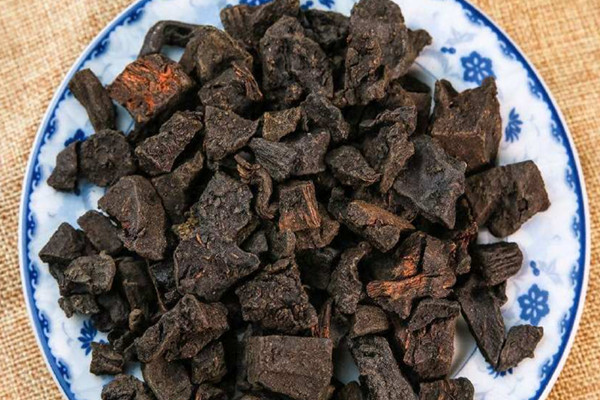 何首乌能泡水喝不 何首乌泡水喝有什么作用 何首乌能泡水喝不 何首乌泡水喝有什么作用