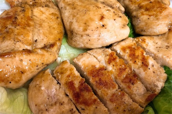 鸡胸肉吃多了有什么副作用 鸡胸肉一次吃多少比较好 鸡胸肉吃多了有什么副作用 鸡胸肉一次吃多少比较好