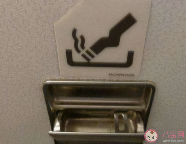 飞机上禁止吸烟为什么还会配有烟灰缸 为什么飞机上禁止吸烟