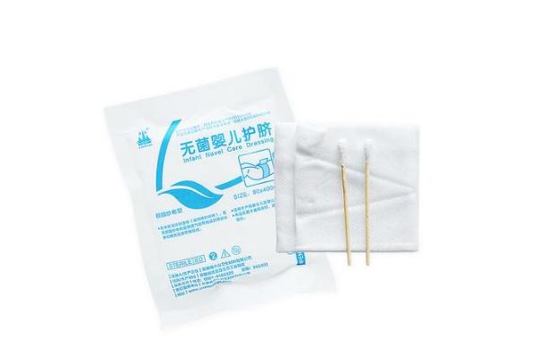 护脐贴和护脐带有什么区别 护脐贴怎么撕下来 护脐贴和护脐带有什么区别 护脐贴怎么撕下来