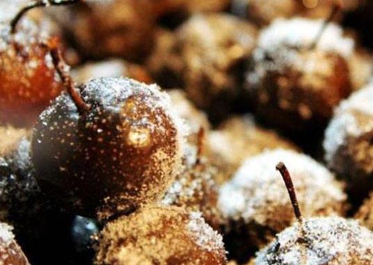 怎么看冻梨是不是坏了?冻梨的果肉是黑色的还能吃吗