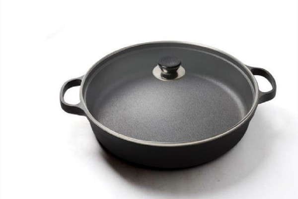 不粘锅可以放电磁炉吗 不粘锅锅底烧糊的黑垢怎么去除 不粘锅可以放电磁炉吗 不粘锅锅底烧糊的黑垢怎么去除