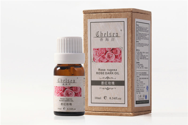 玫瑰精油要稀释吗 玫瑰精油和薰衣草精油哪个好 玫瑰精油要稀释吗 玫瑰精油和薰衣草精油哪个好