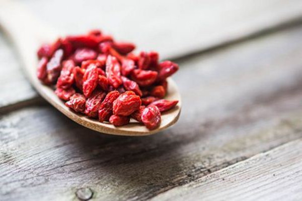 枸杞子受潮发粘怎么办 枸杞子回潮了还能吃吗 枸杞子受潮发粘怎么办 枸杞子回潮了还能吃吗