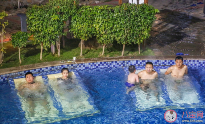 第一次泡温泉要带什么物品 哪些人不适合泡温泉 第一次泡温泉要带什么物品 哪些人不适合泡温泉