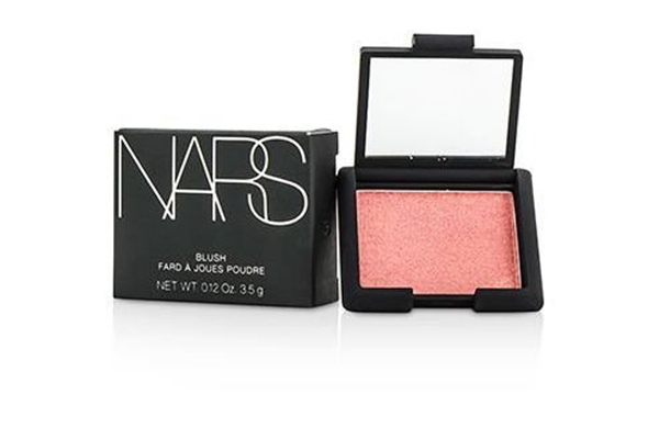 腮红在定妆前还是定妆后 腮红在化妆哪个步骤 腮红在定妆前还是定妆后 腮红在化妆哪个步骤