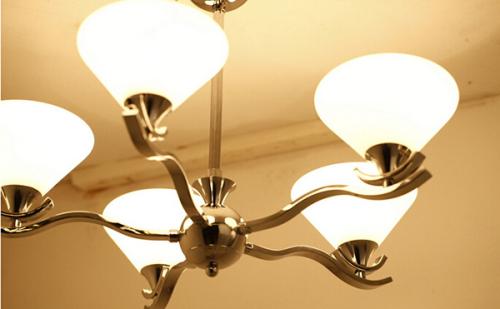 吊灯安装 【灯具安装】吊灯怎么安装及安装注意事项