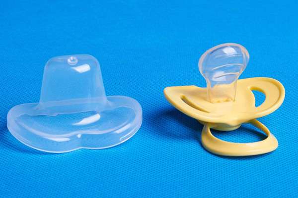 安抚奶嘴宝宝多大要戒掉 安抚奶嘴怎么让宝宝戒掉