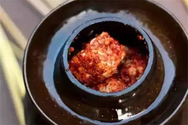 霉豆腐要放白酒吗 霉豆腐为什么放白酒 霉豆腐要放白酒吗 霉豆腐为什么放白酒