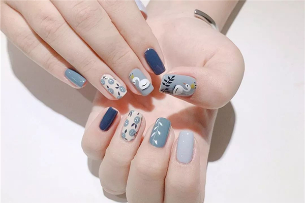 美甲底胶和封层的区别 美甲底胶烤多久才干 美甲底胶和封层的区别 美甲底胶烤多久才干