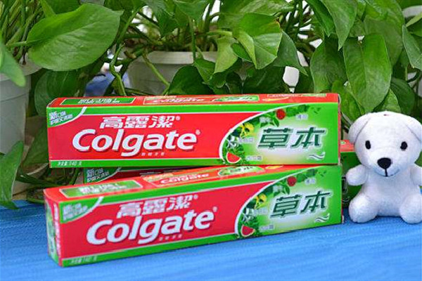 高露洁牙膏有锡纸封口吗 高露洁牙膏含氟吗