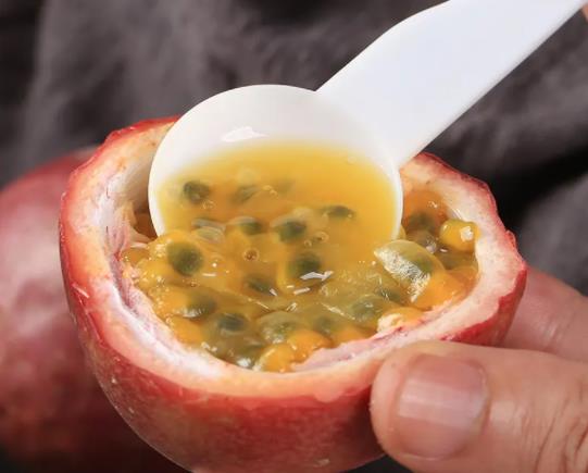 怎么看百香果坏没坏?百香果成熟的颜色是什么颜色