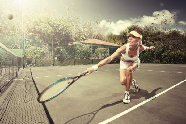 打网球要注意什么 打网球要戴护腕吗