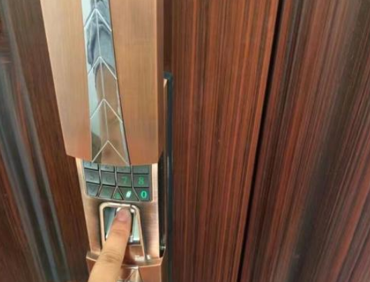 安装指纹锁时,安装师傅需要注意些什么 安装指纹锁时,安装师傅需要注意些什么