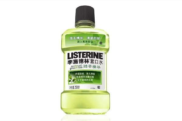 漱口水用完还可以用清水漱口吗 漱口水可以咽下去吗 漱口水用完还可以用清水漱口吗 漱口水可以咽下去吗