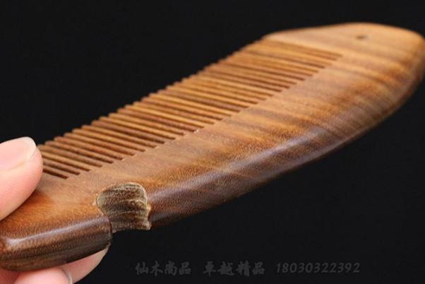 木梳可以用精油保养吗 木梳能送人吗 木梳可以用精油保养吗 木梳能送人吗